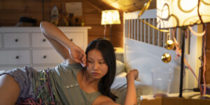 5 genius lighting tricks that turn tiny dorms into cozy dream spaces
